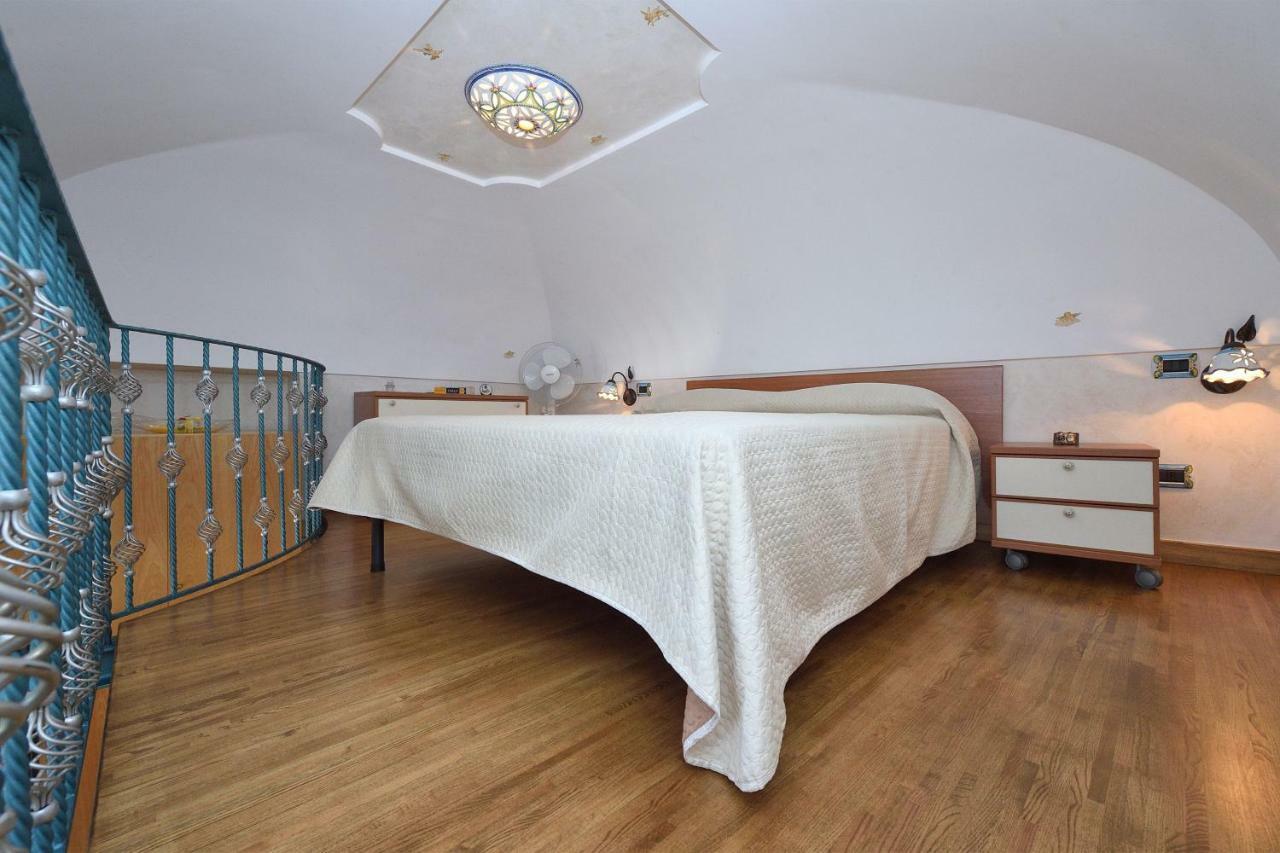 Pontone On The Sea Apartment Scala Extérieur photo