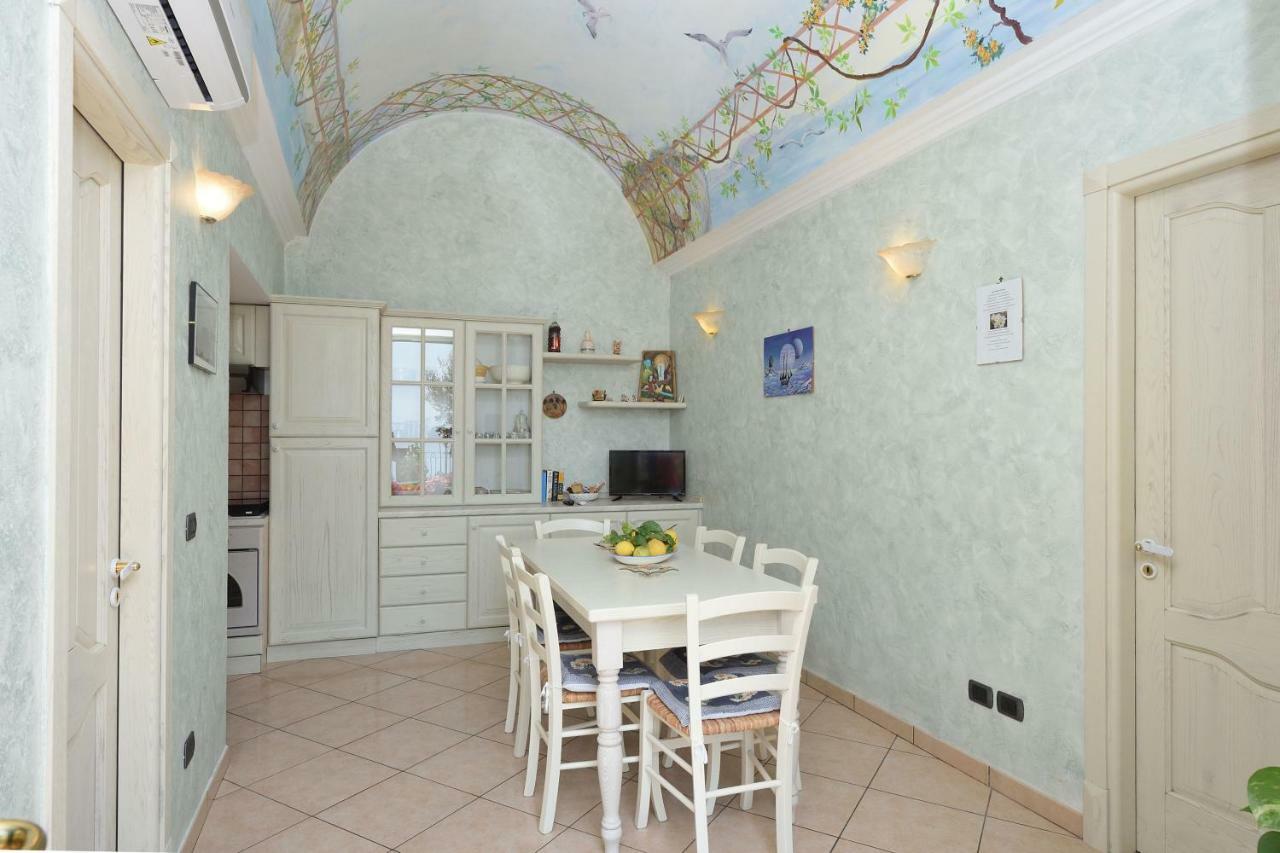 Pontone On The Sea Apartment Scala Extérieur photo