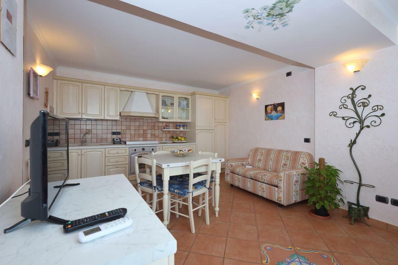 Pontone On The Sea Apartment Scala Extérieur photo