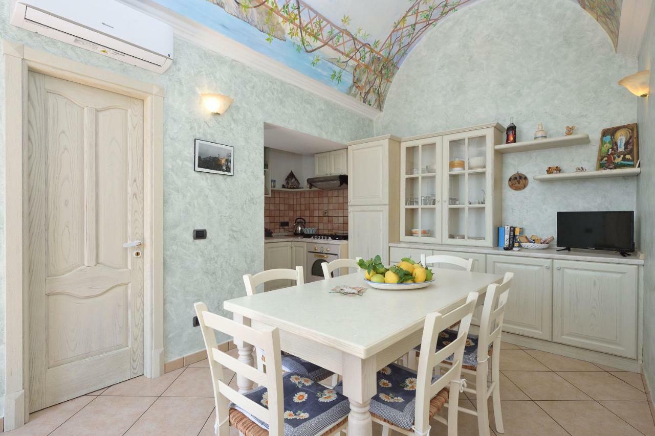 Pontone On The Sea Apartment Scala Extérieur photo